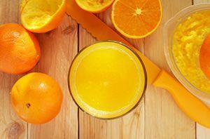 El Jugo de Fruta puede no ser tan Saludable como Crees 5 jugo de fruta Jugo de naranja exprimido de varias Naranjas