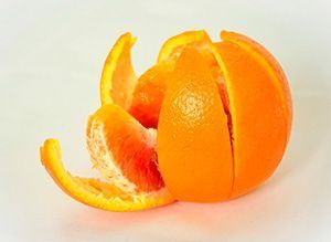 El Jugo de Fruta puede no ser tan Saludable como Crees 4 jugo de fruta Naranja entera en trozos