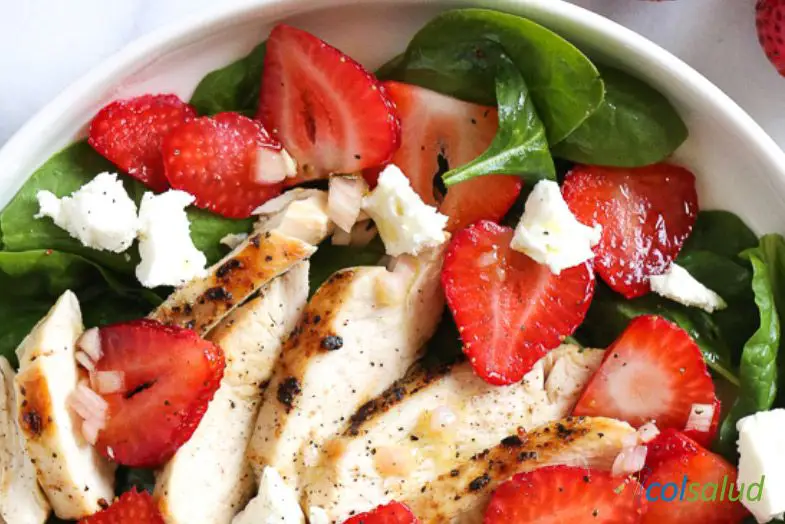 Ensalada de pollo con frutillas y espinaca 1 ensalada de pollo ensalada-pollo-frutilla2